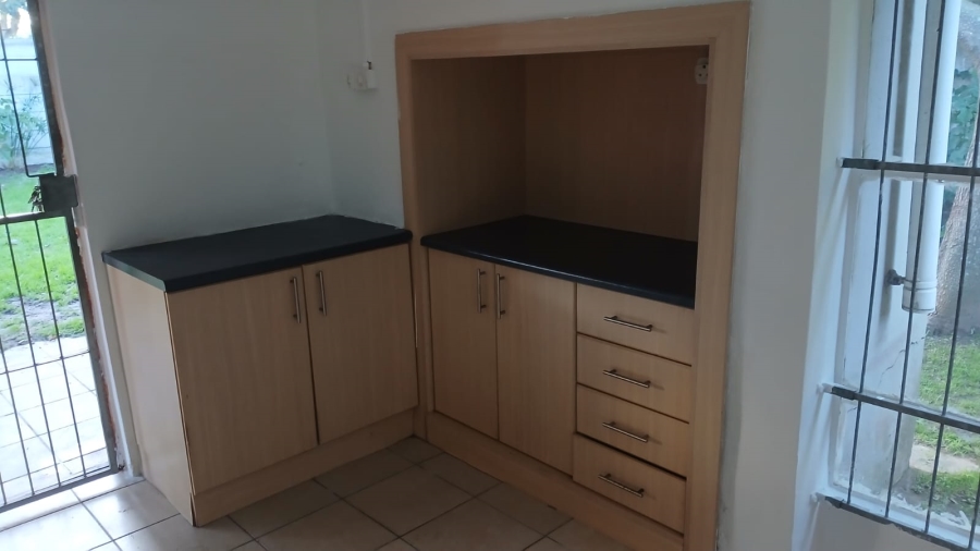 To Let 1 Bedroom Property for Rent in Newton Park Eastern Cape